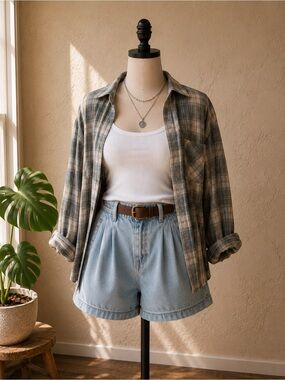 Vintage LizWear 100% Cotton Pleated Mom Denim Shorts | High Rise | Petite 12